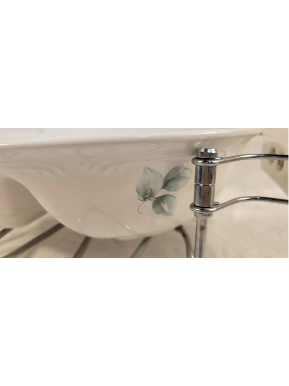 Pfaltzgraff Grapevine 10” 2-Section Divided Server with Metal Rack